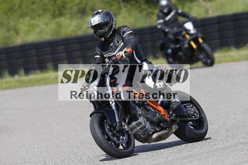 /Archiv-2025/09 22.04.2025 Cornu Master School ADR/gruen-vert/3